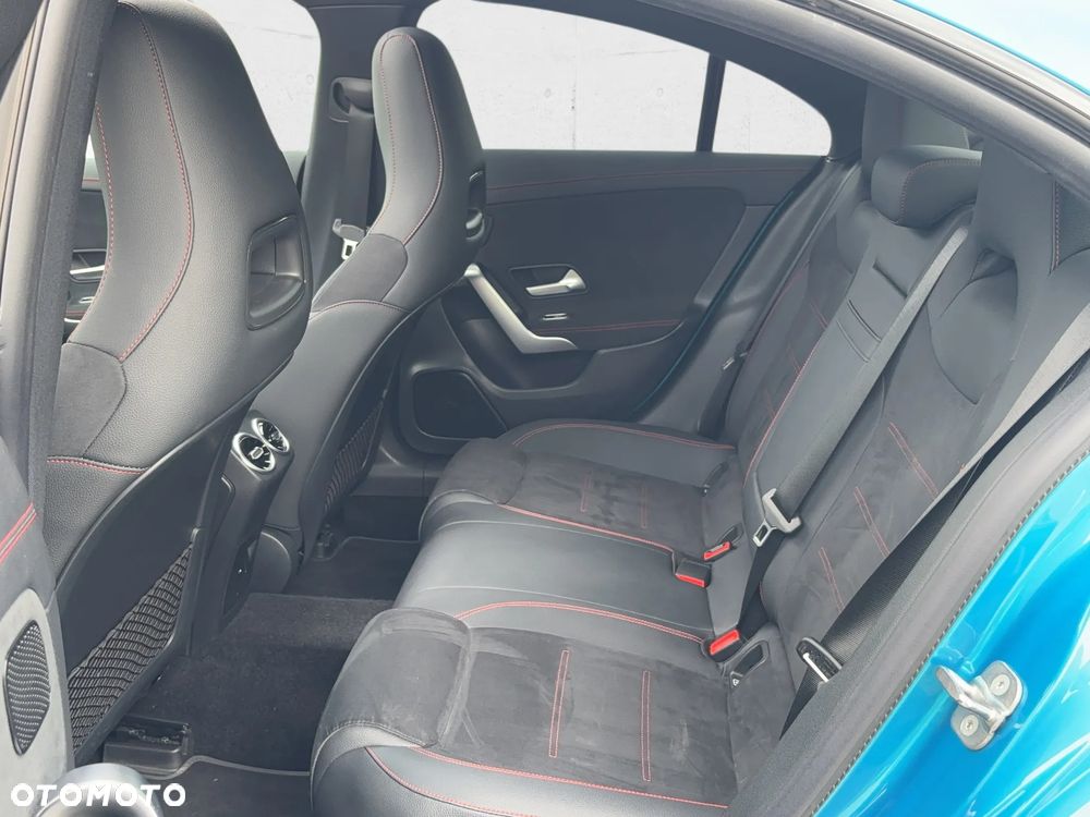 Mercedes-Benz CLA 200 mHEV AMG Line 7G-DCT - 24