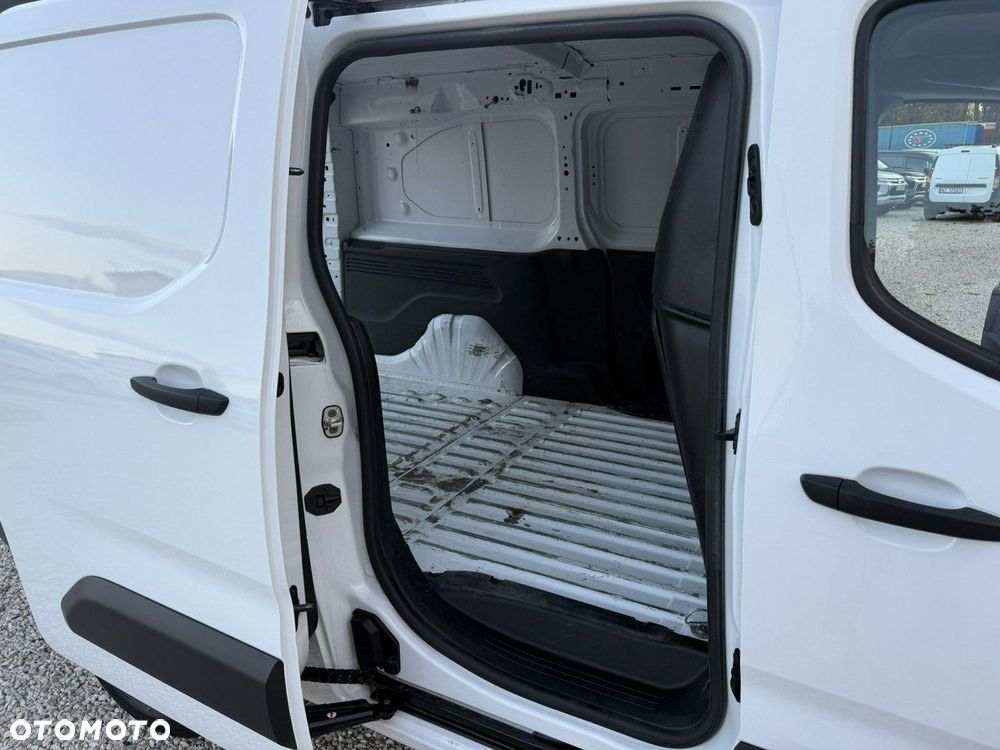 Toyota Proace City - 16