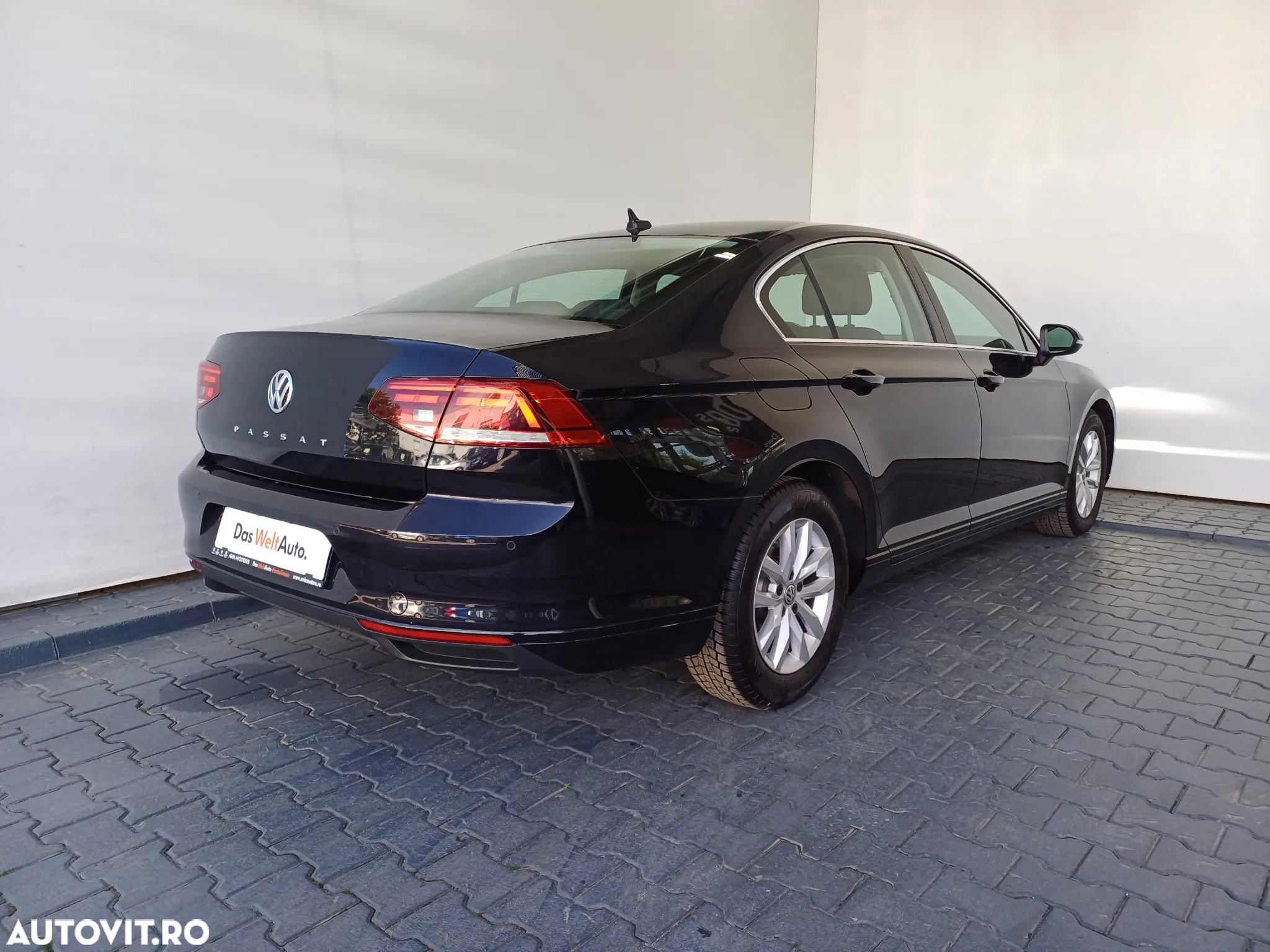 Volkswagen Passat 2.0 TDI DSG Comfortline - 34