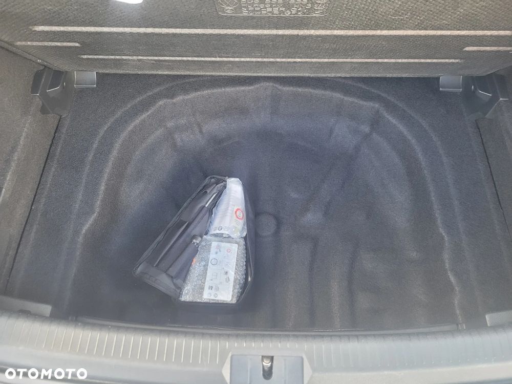 Volkswagen Golf - 24