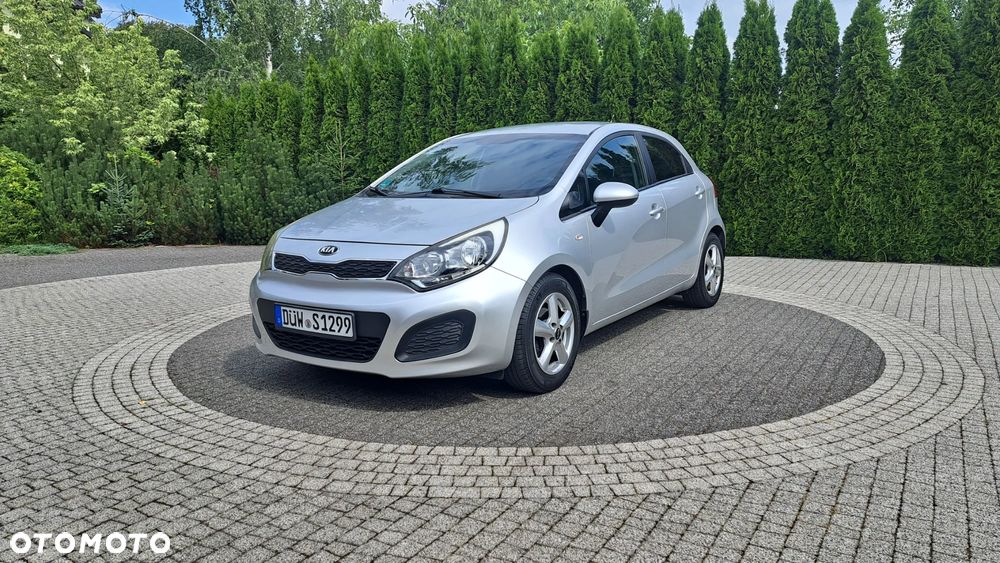 Kia Rio 1.2 Fifa World Cup Edition - 1