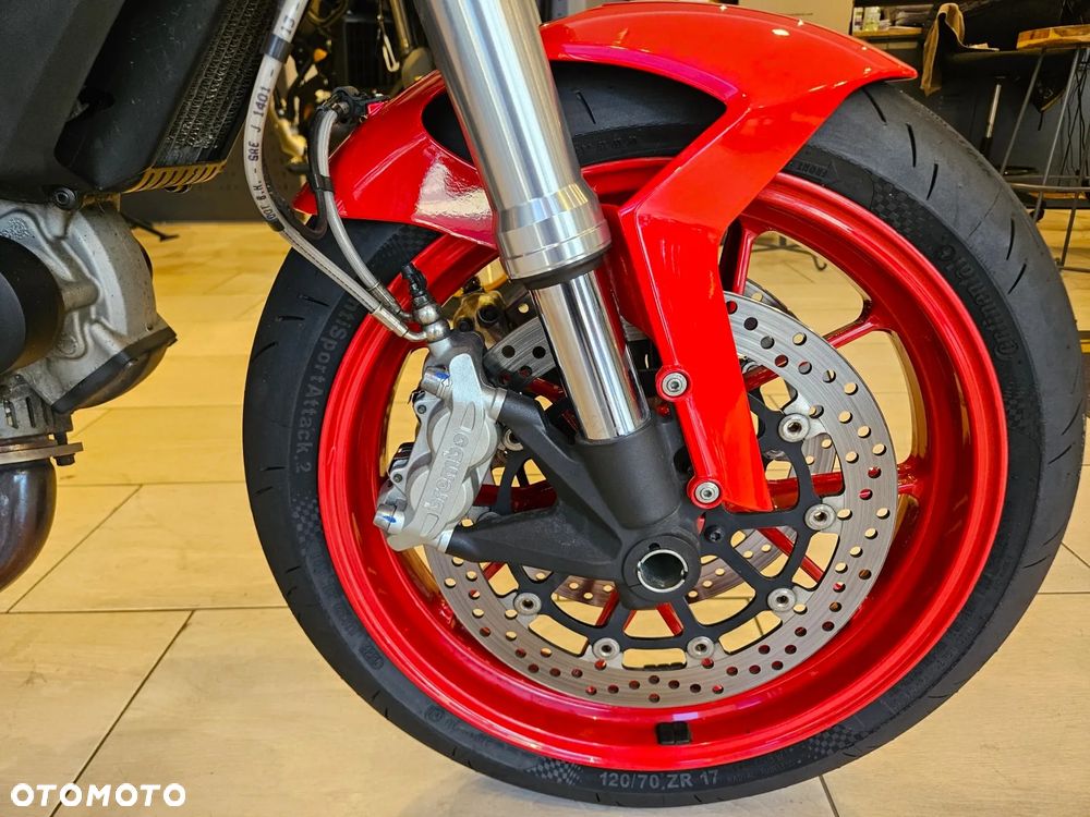 Ducati Monster - 11