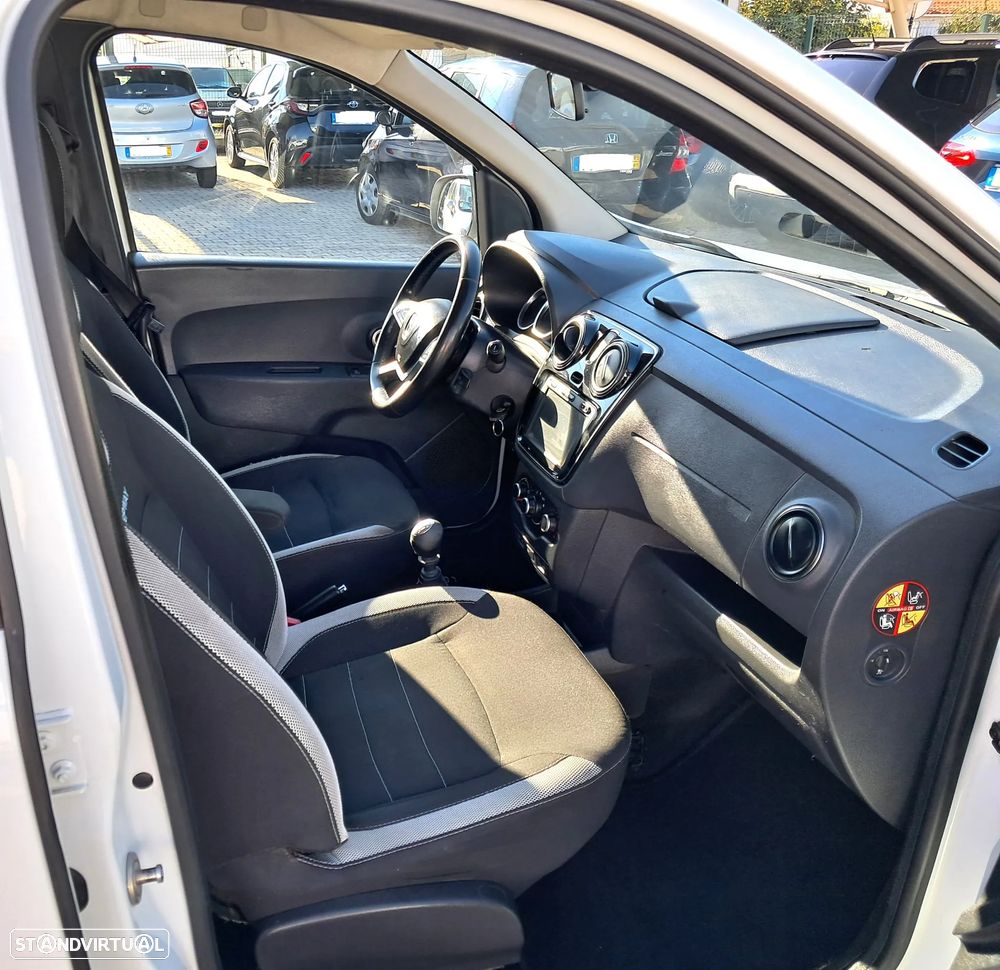 Dacia Lodgy 1.5 dCi Stepway 7L - 19