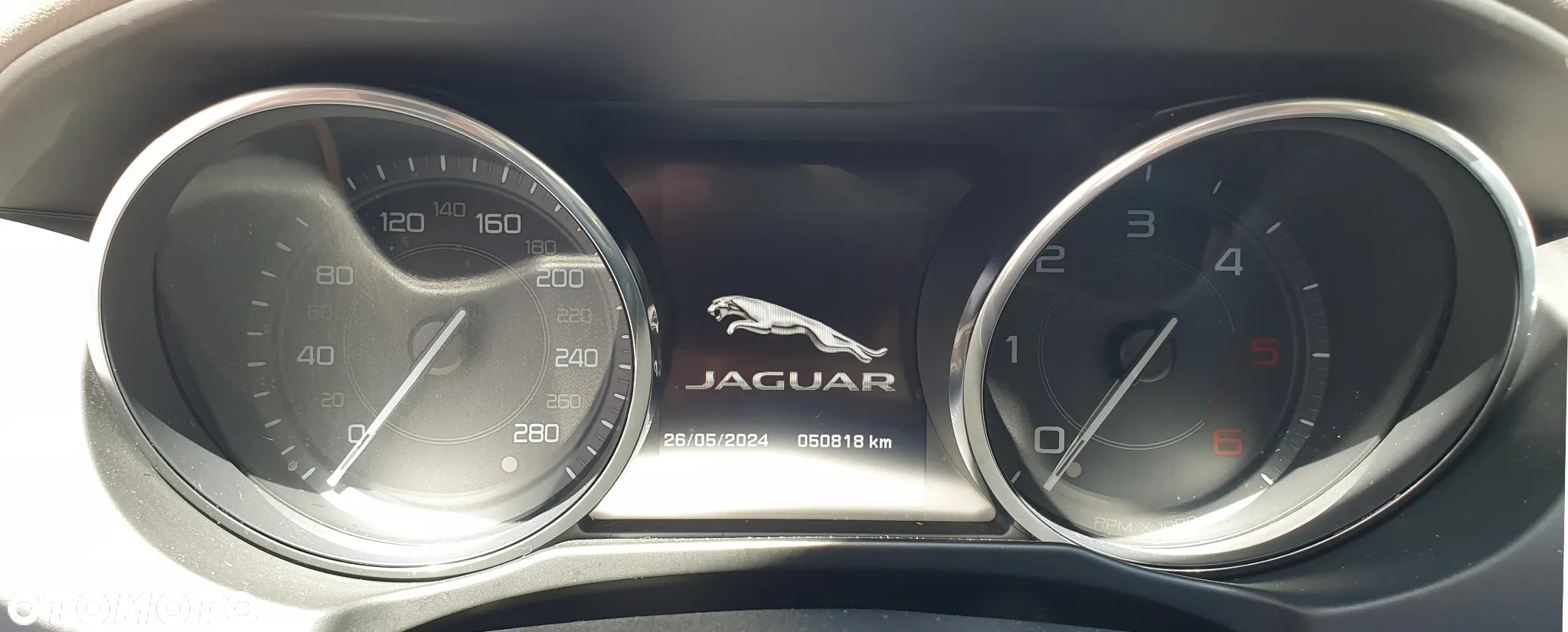 Jaguar XE 20d Prestige - 13