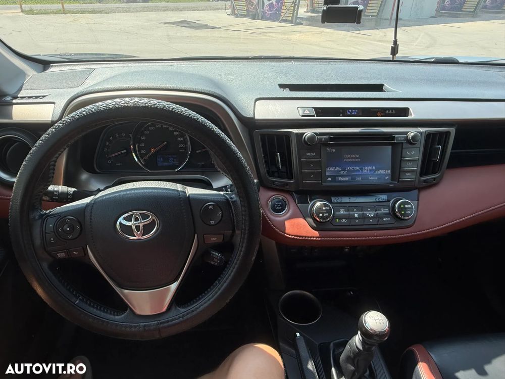 Toyota RAV4 2.2 D-4D 4WD Luxury - 19