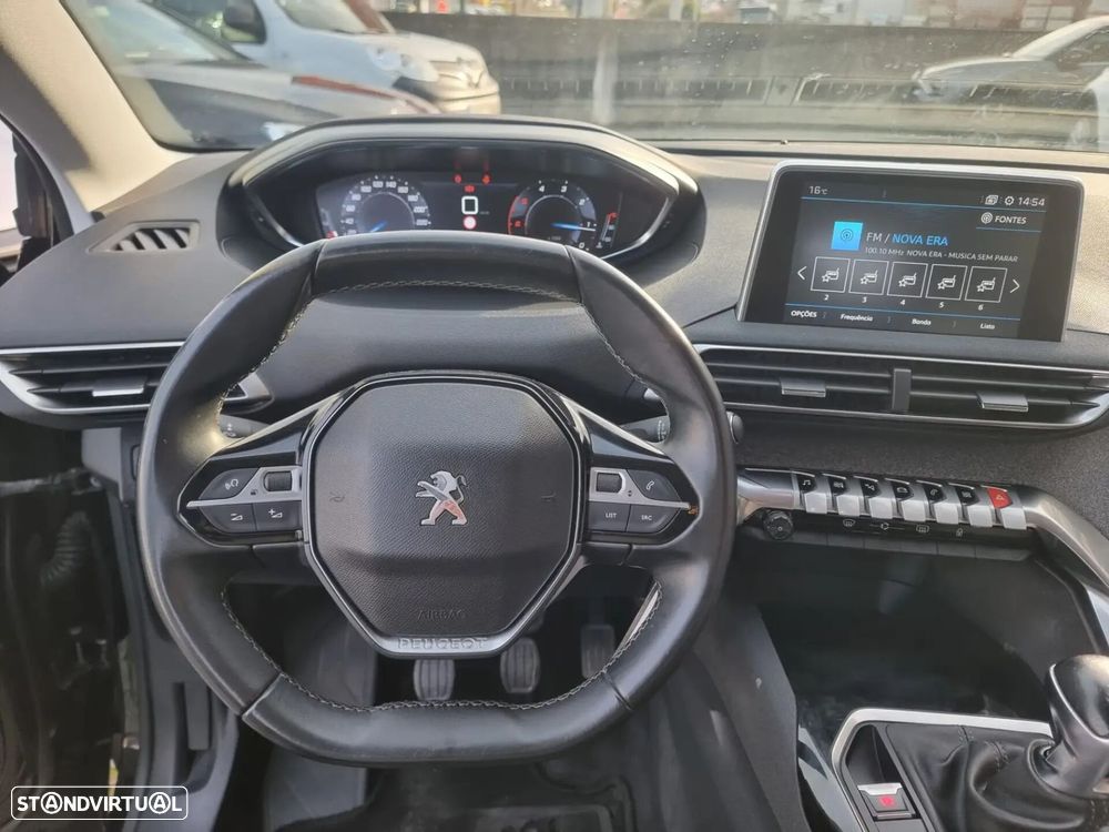 Peugeot 5008 - 12