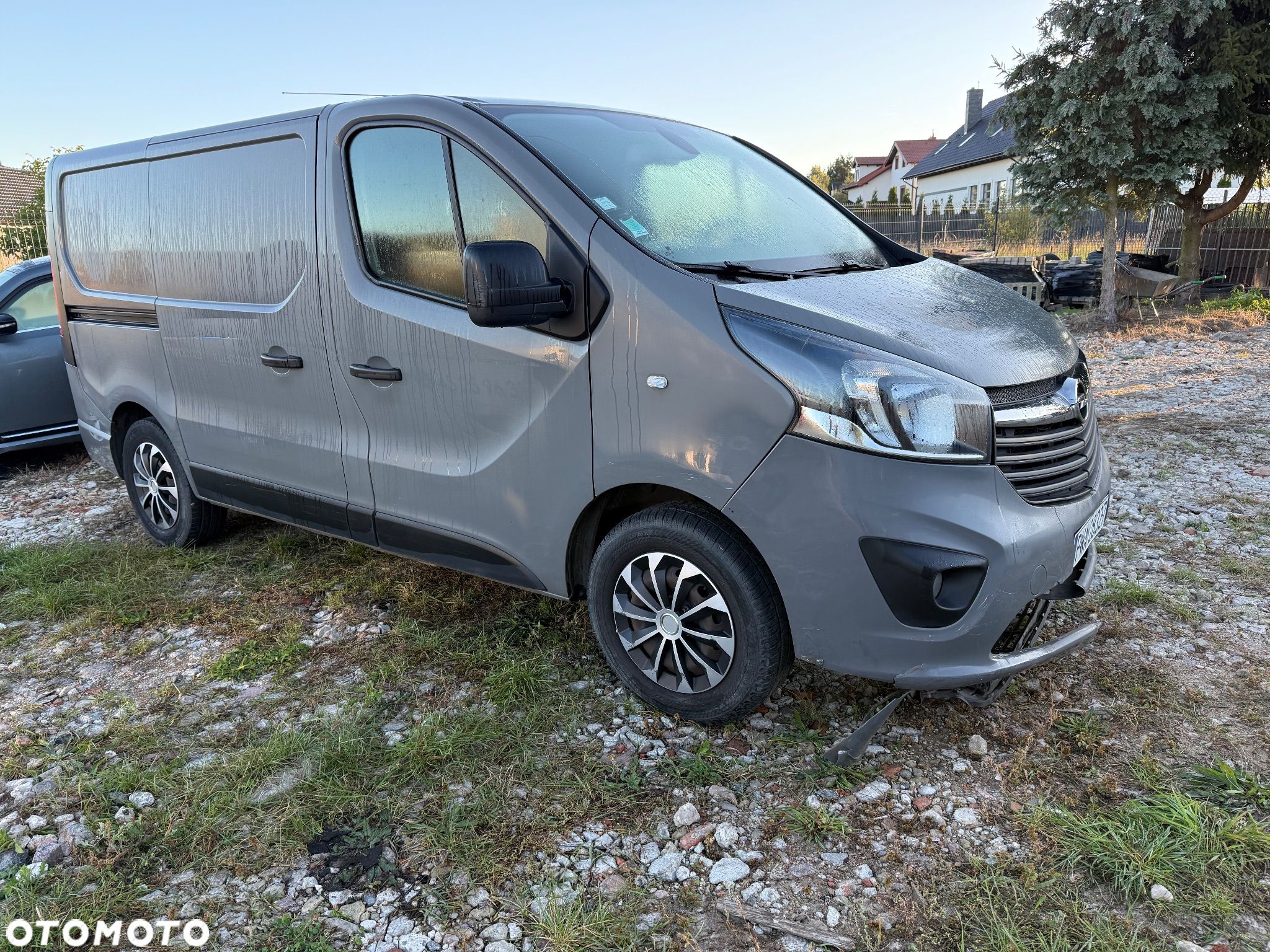 Opel Vivaro - 1
