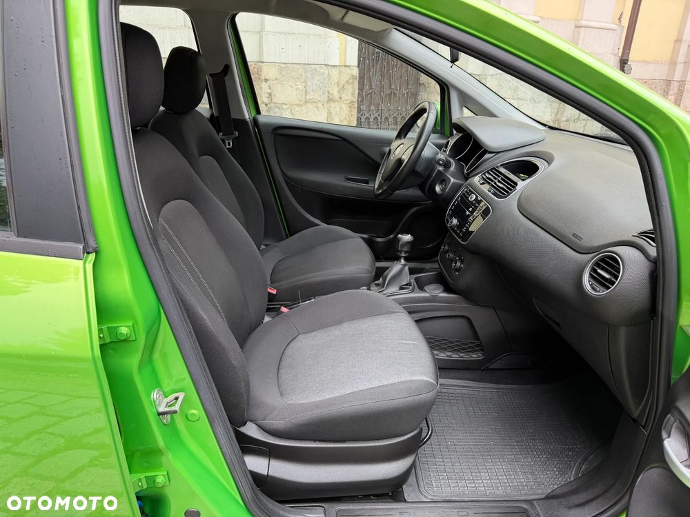 Fiat Punto 1.4 Young - 28