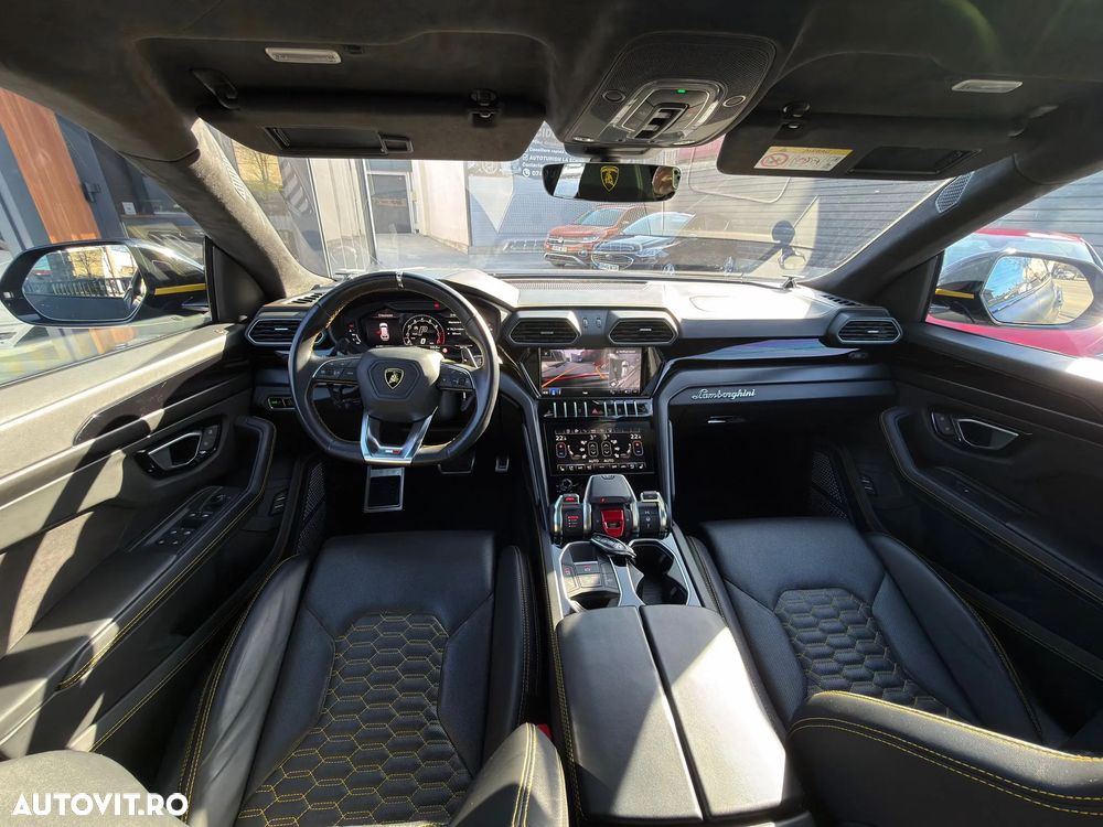 Lamborghini URUS - 14