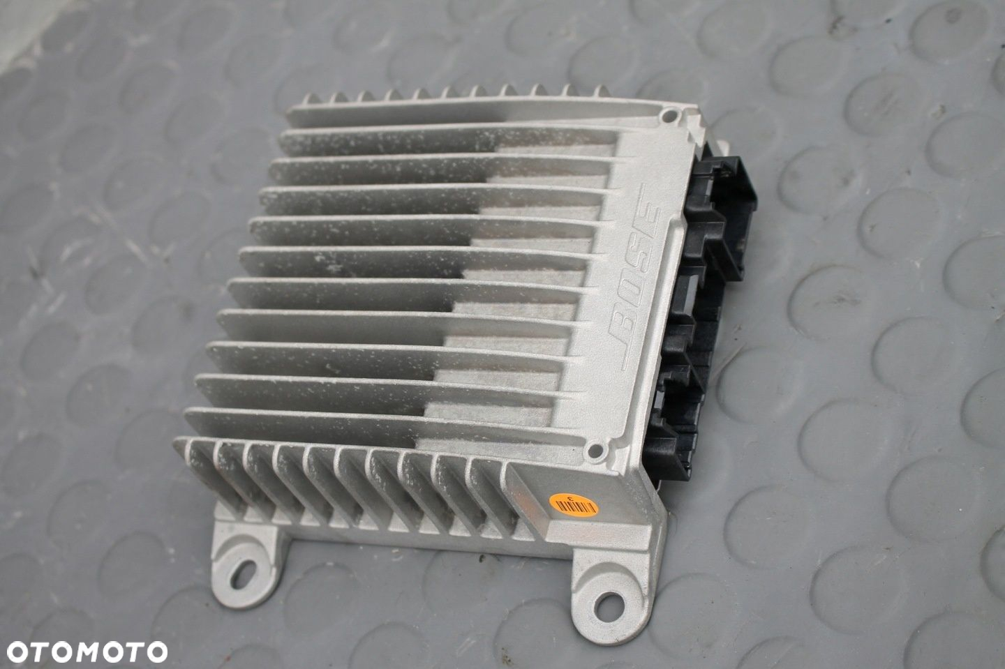 WZMACNIACZ BOSE D10F66A20 MAZDA CX-3 14-21 - 6