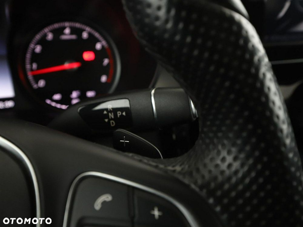 Mercedes-Benz Klasa C 180 9G-TRONIC Avantgarde - 32