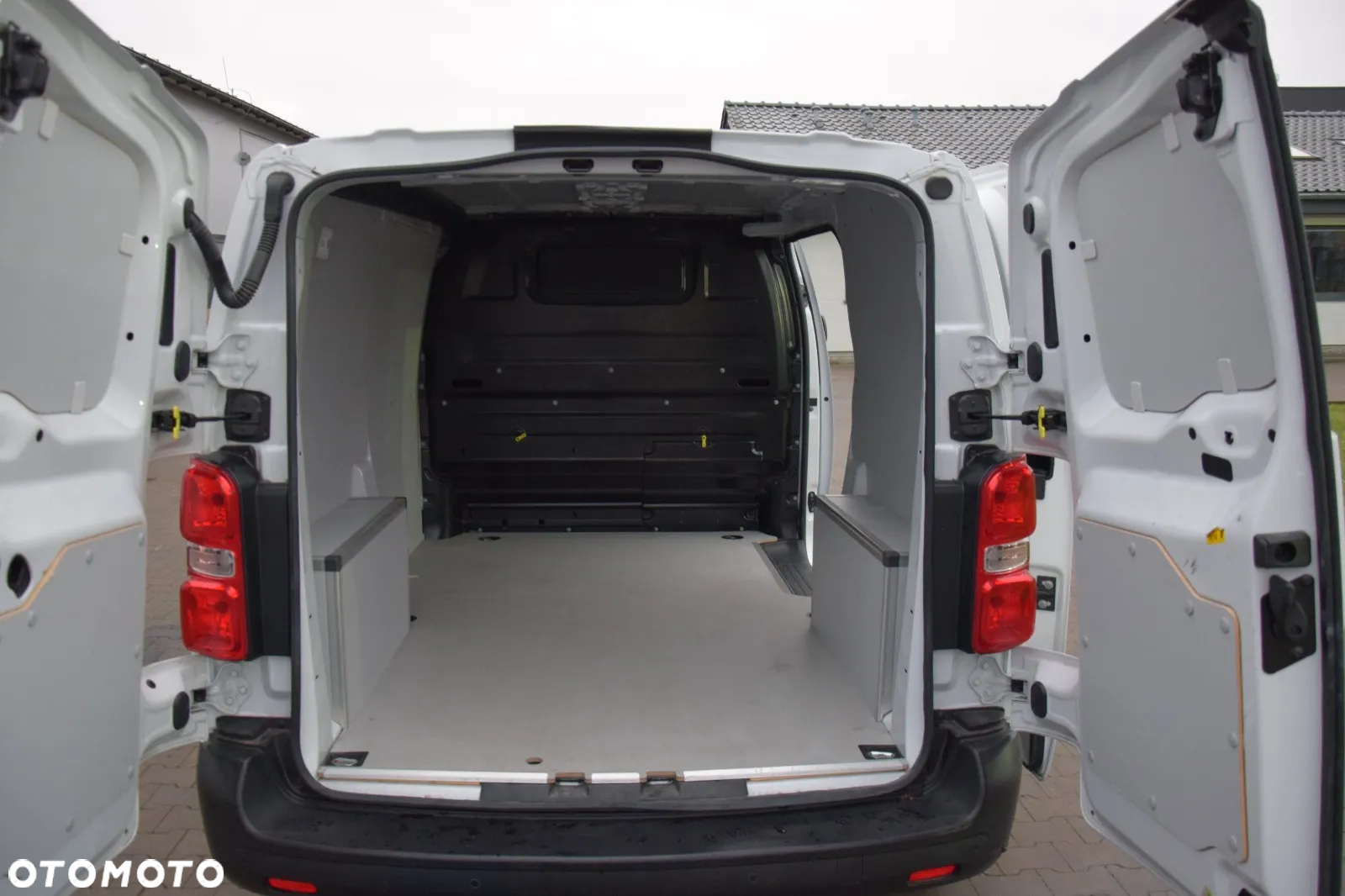 Opel Vivaro - 16