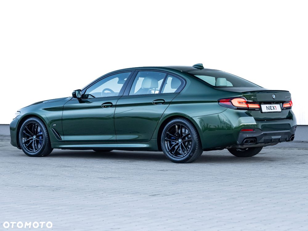 BMW Seria 5 M550i xDrive - 13
