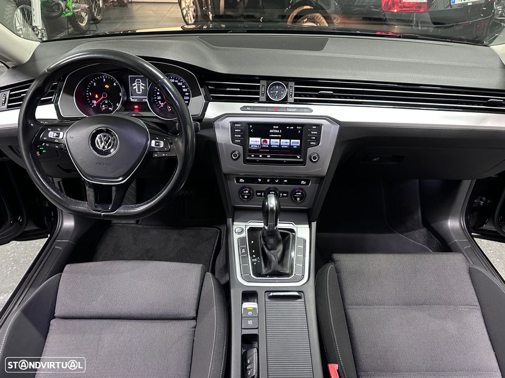 VW Passat Variant 2.0 TDi Confortline DSG - 26