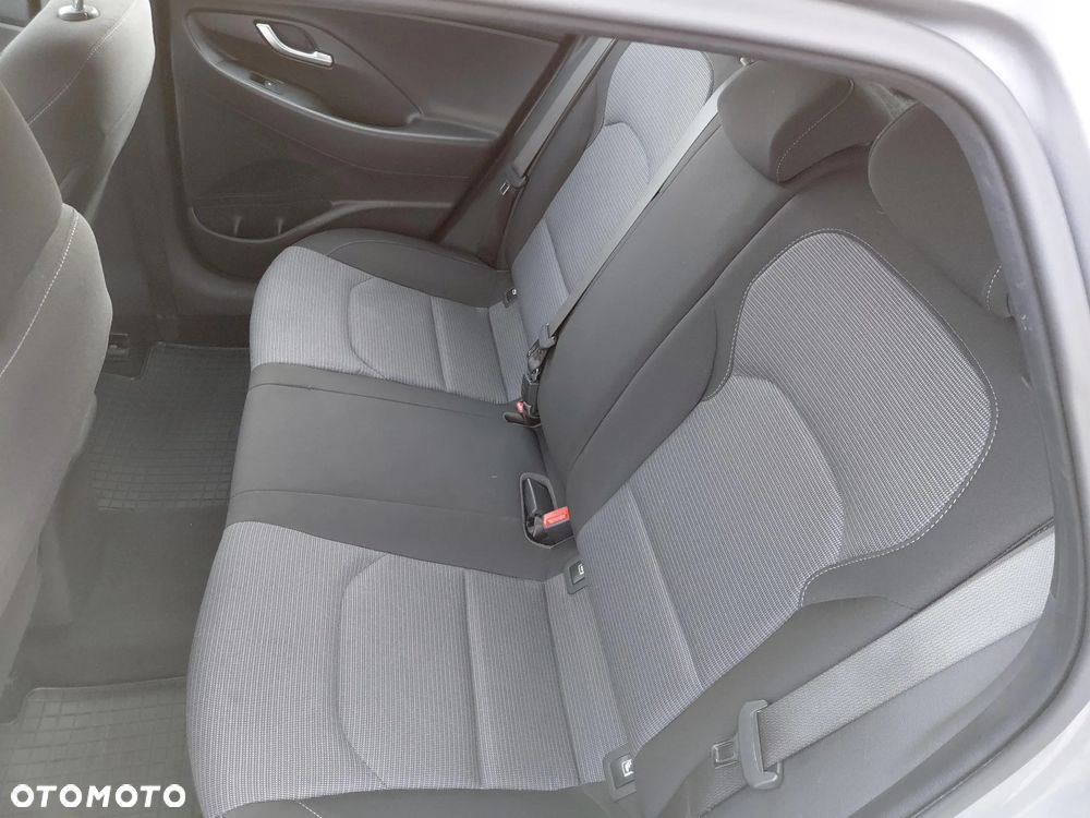 Hyundai i30 1.0 T-GDI Classic + DCT - 16