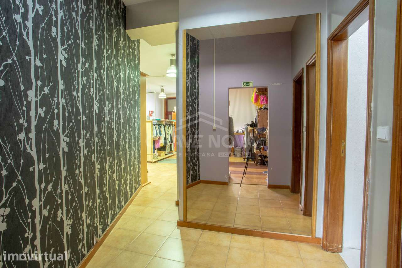 Loja Comercial em Santa Marinha (Candal) - Grande imagem: 5/25