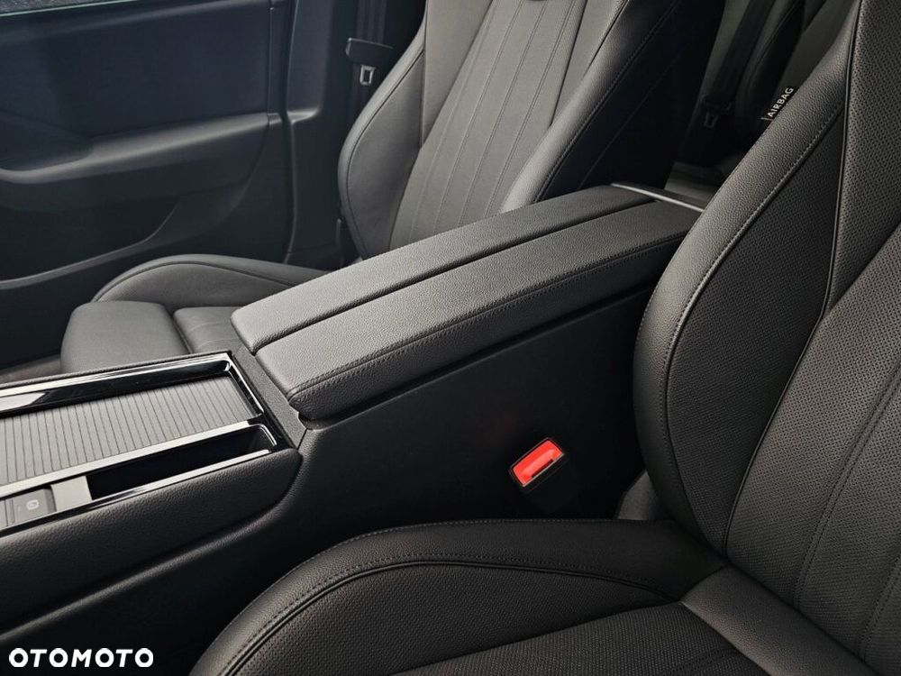 Skoda Superb 2.0 TDI SCR Selection DSG - 34