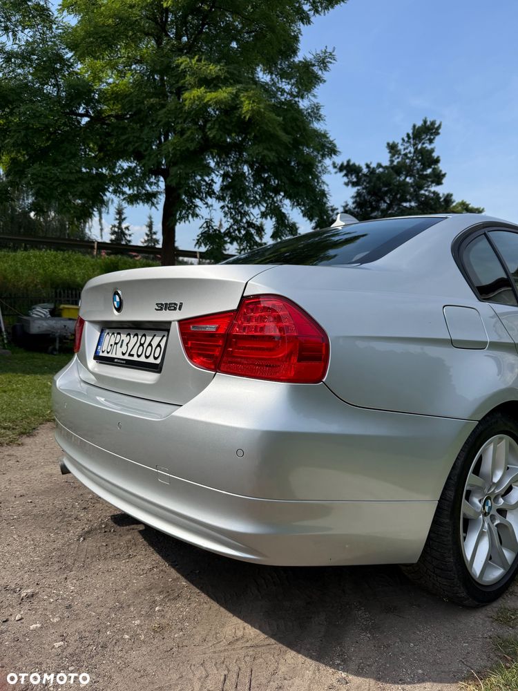 BMW Seria 3 318i - 8