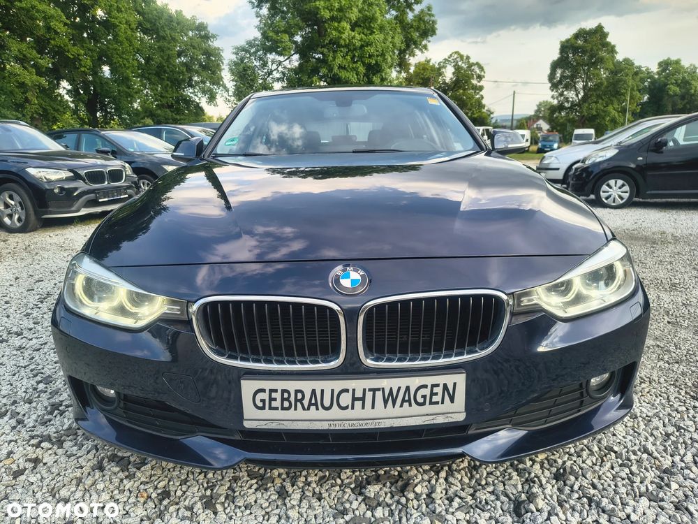 BMW Seria 3 320d DPF Edition Sport - 3
