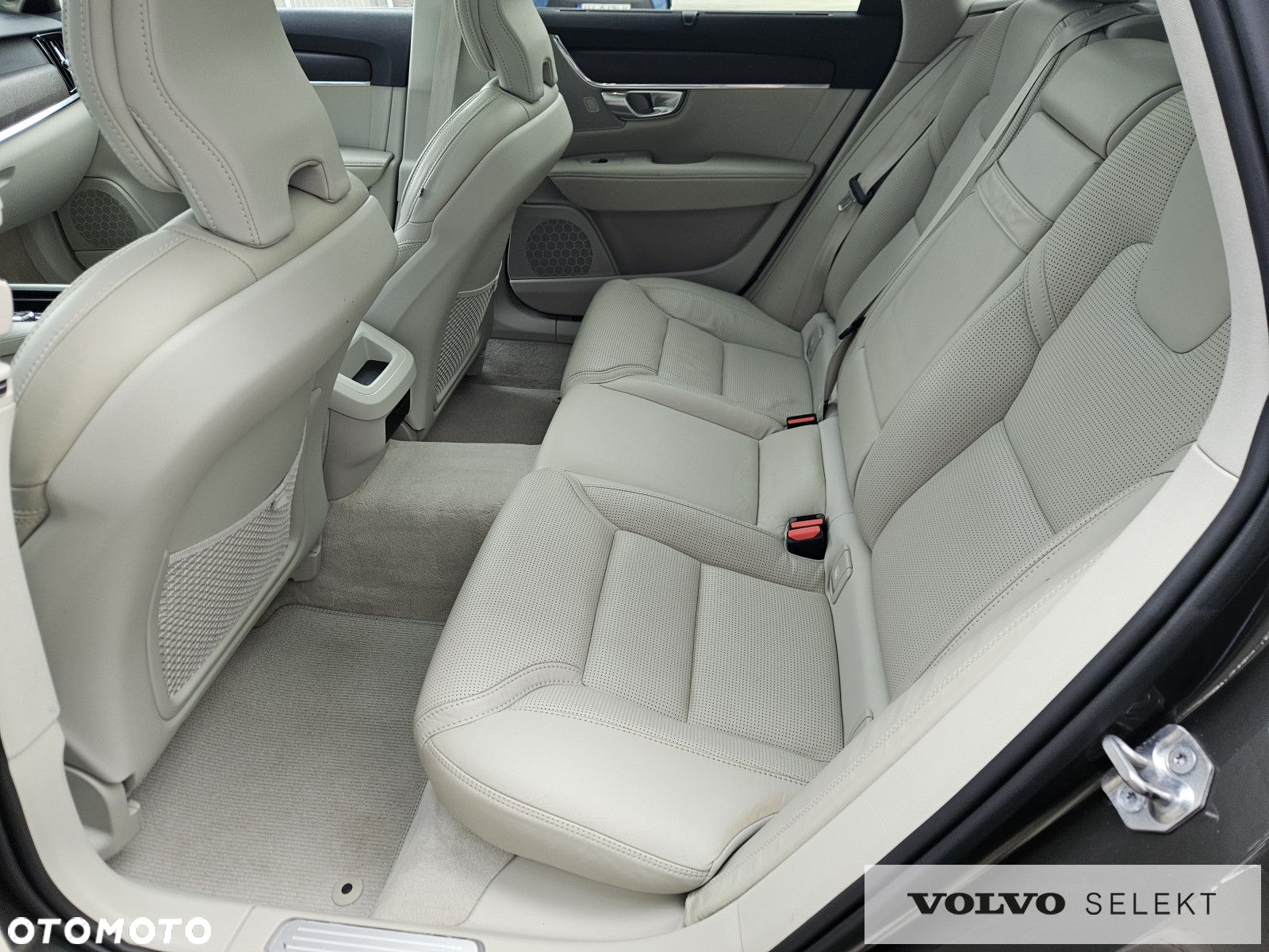 Volvo V90 Cross Country - 31