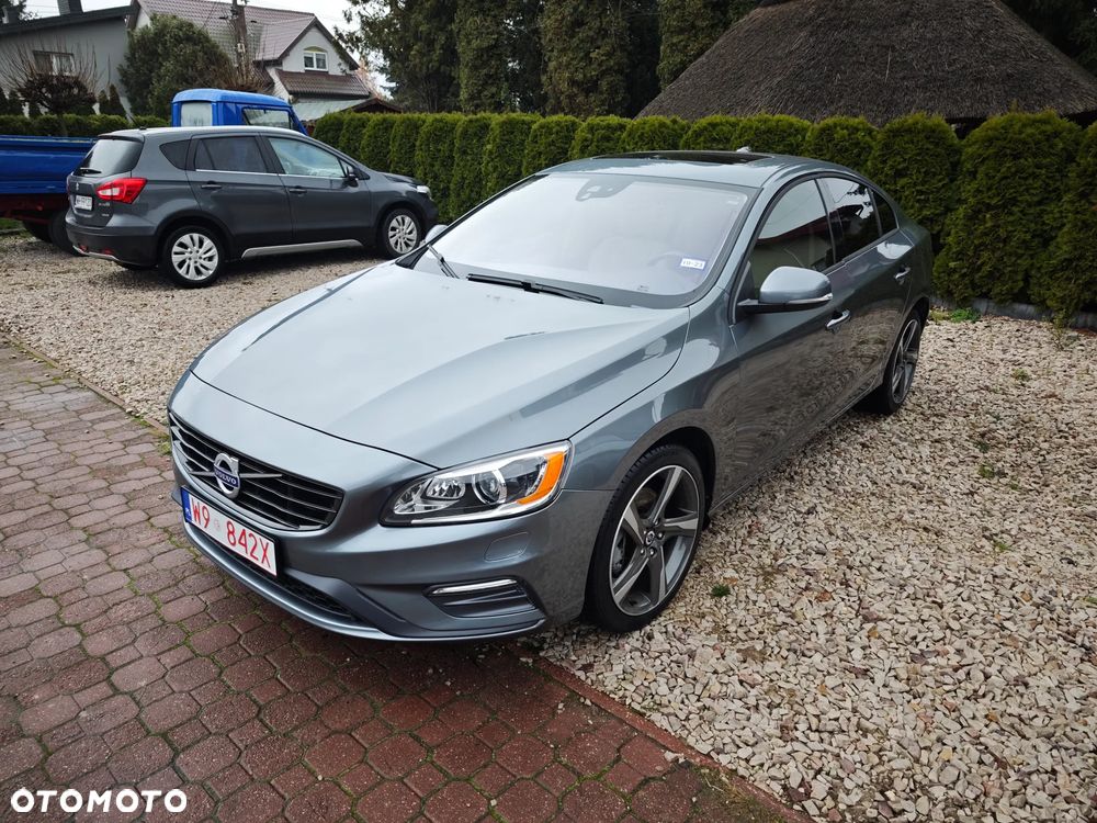 Volvo S60 T5 Drive-E Dynamic Edition (Momentum) - 1