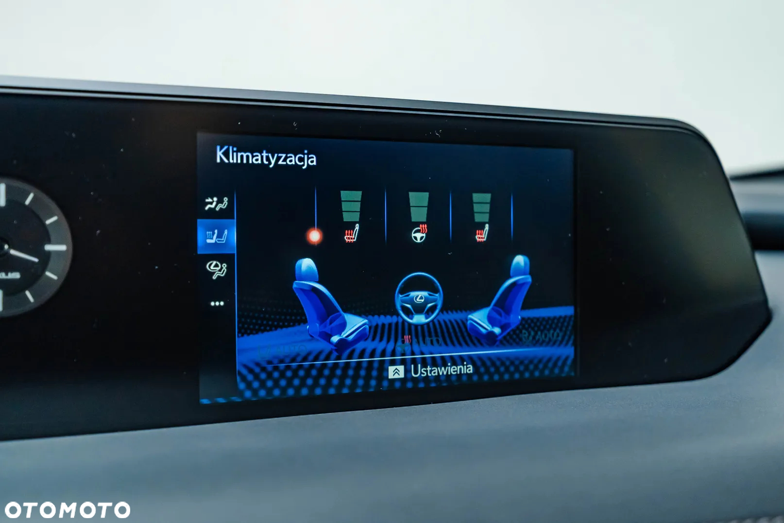 Lexus UX - 38