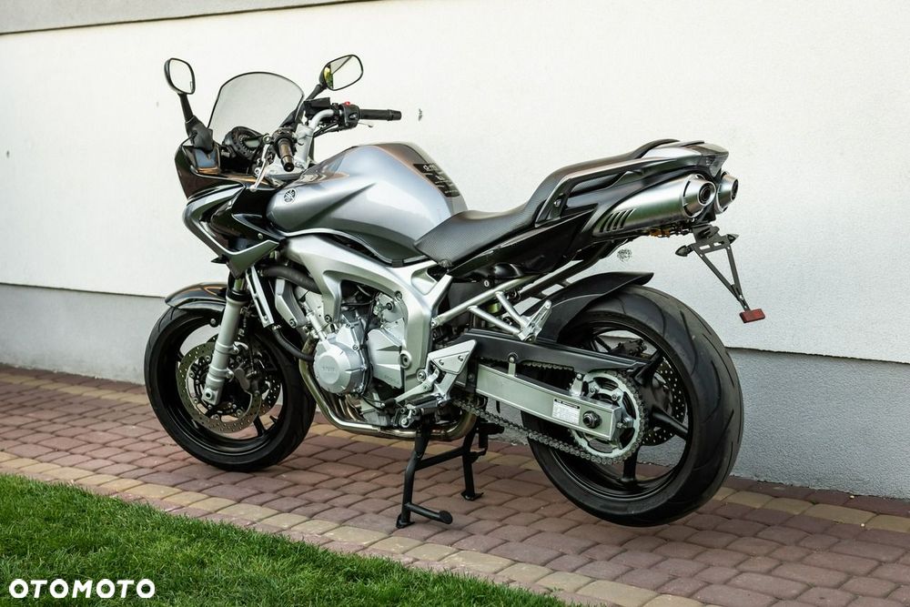 Yamaha FZ - 4