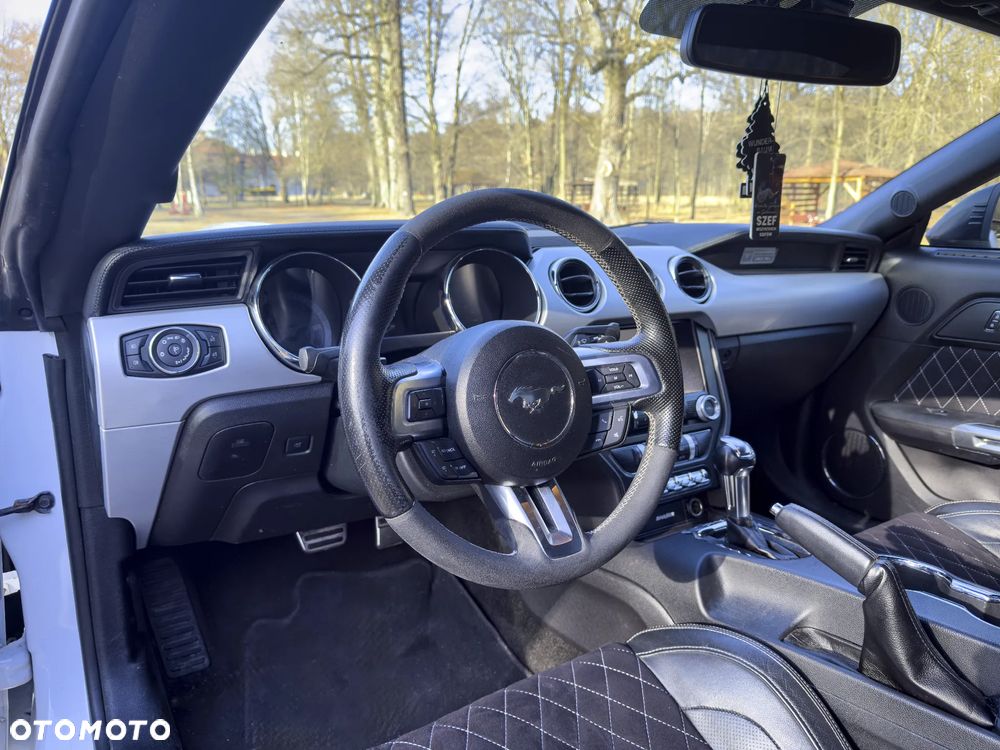 Ford Mustang 5.0 V8 GT - 12