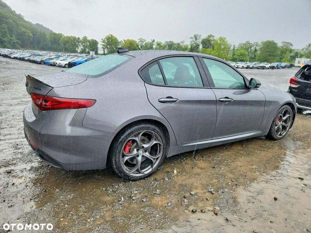 Alfa Romeo Giulia 2.0 Turbo TI Q4 - 4