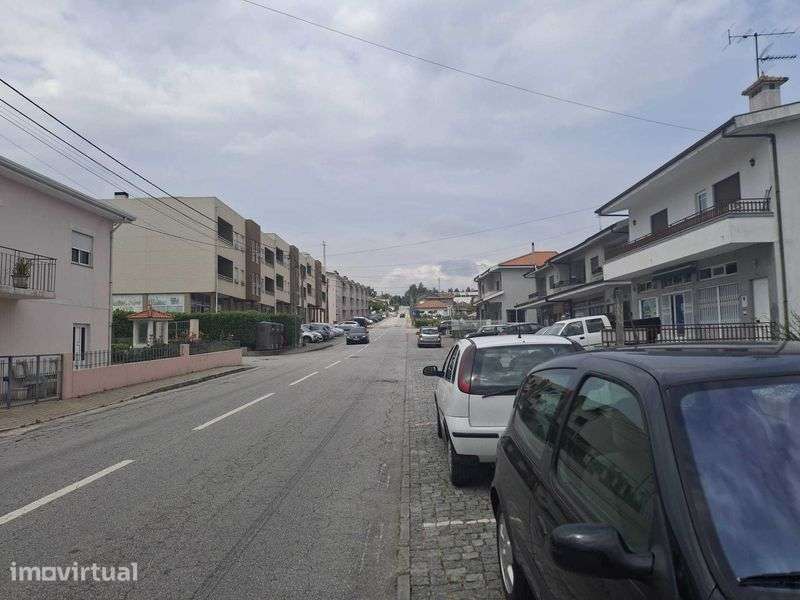 Terreno perto dos Gêmeos Ferreira em Lousada - Grande imagem: 5/5