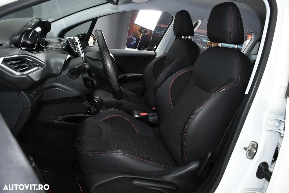 Peugeot 2008 PureTech 110 Stop&Start EAT6 GT-Line Edition - 10