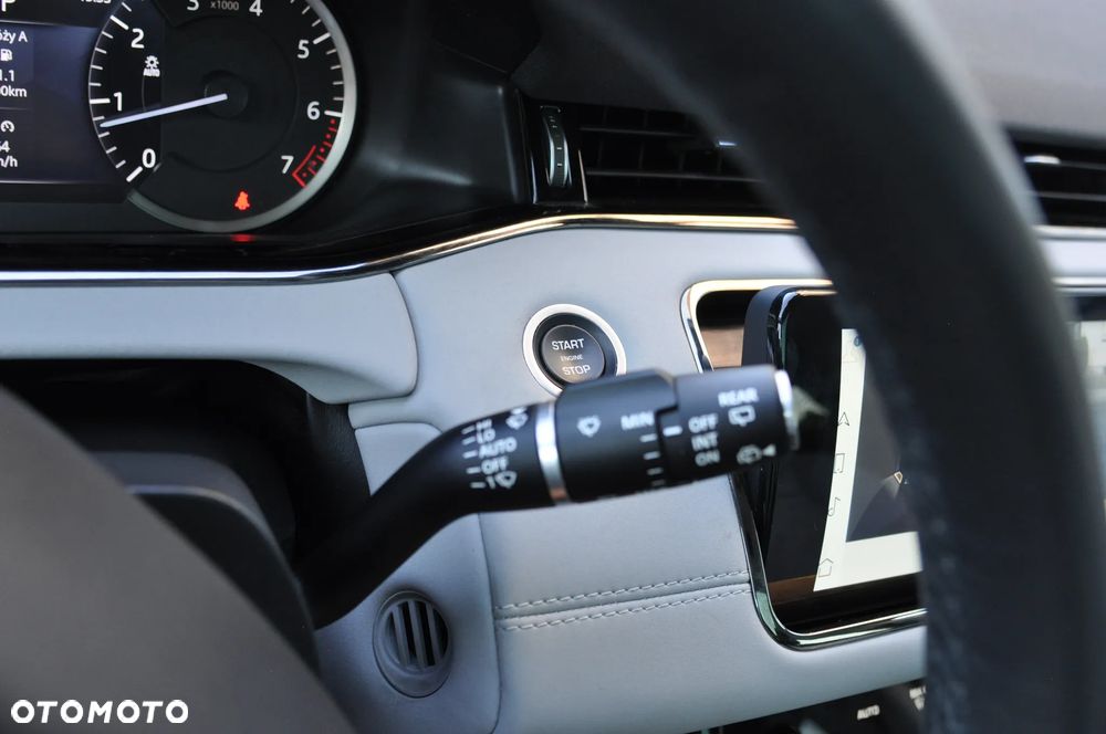 Land Rover Range Rover Evoque P200 R-Dynamic SE - 28