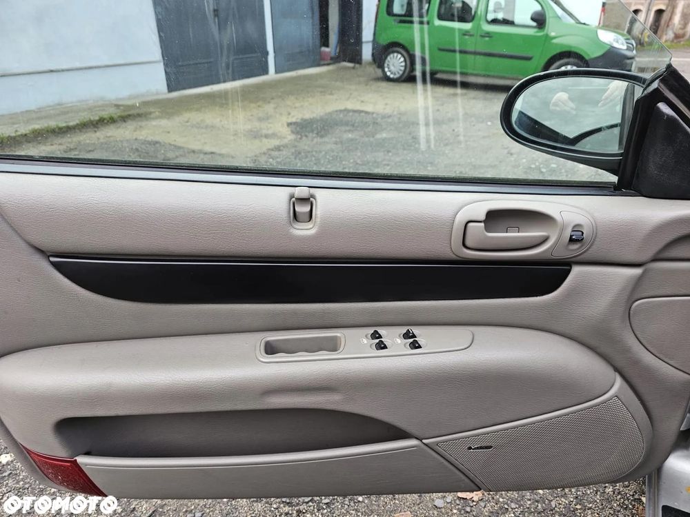 Chrysler Sebring - 13