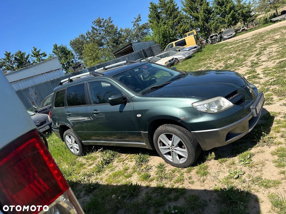 Mitsubishi Outlander 2.0 4WD Invite - 7