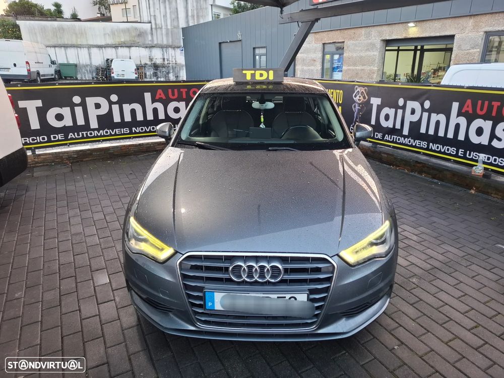 Audi A3 Limousine 1.6 TDI Sport S tronic - 4
