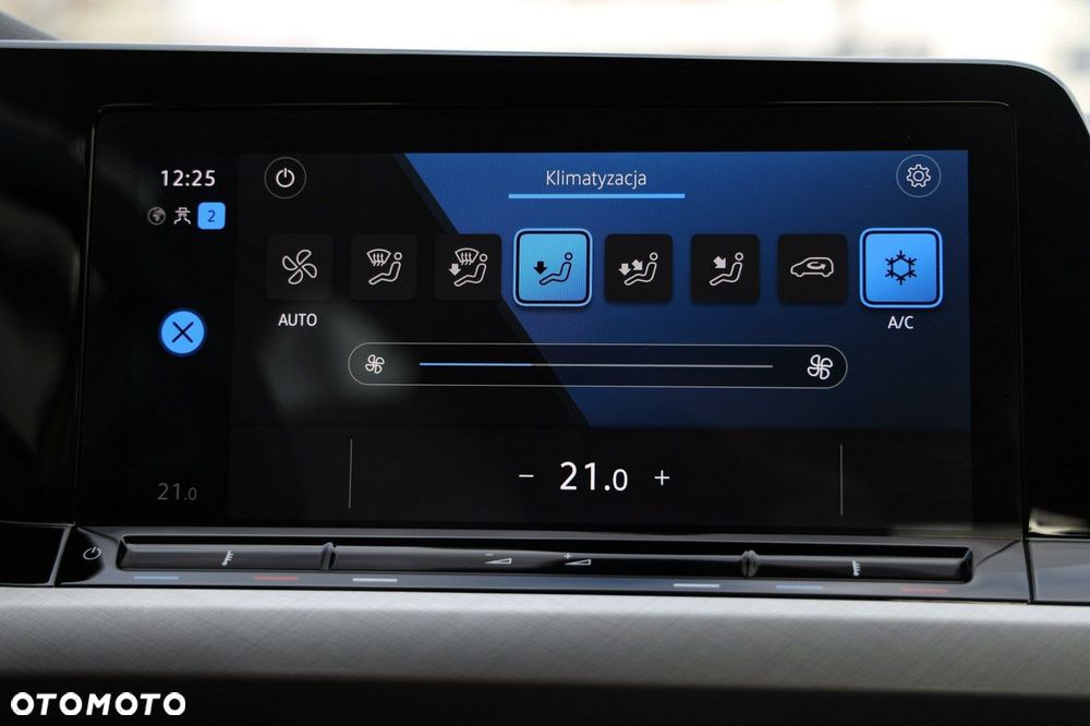 Volkswagen Golf - 22