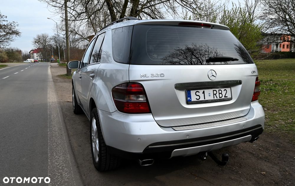 Mercedes-Benz ML - 14
