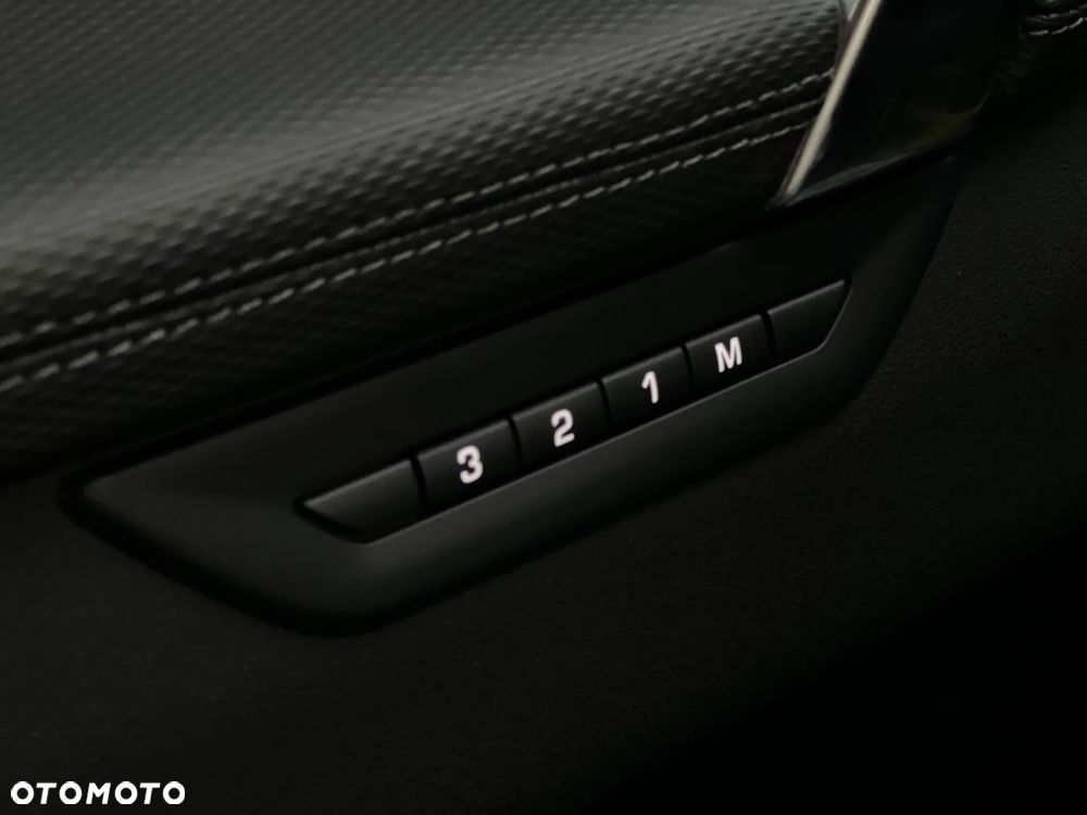 Land Rover Discovery Sport - 21