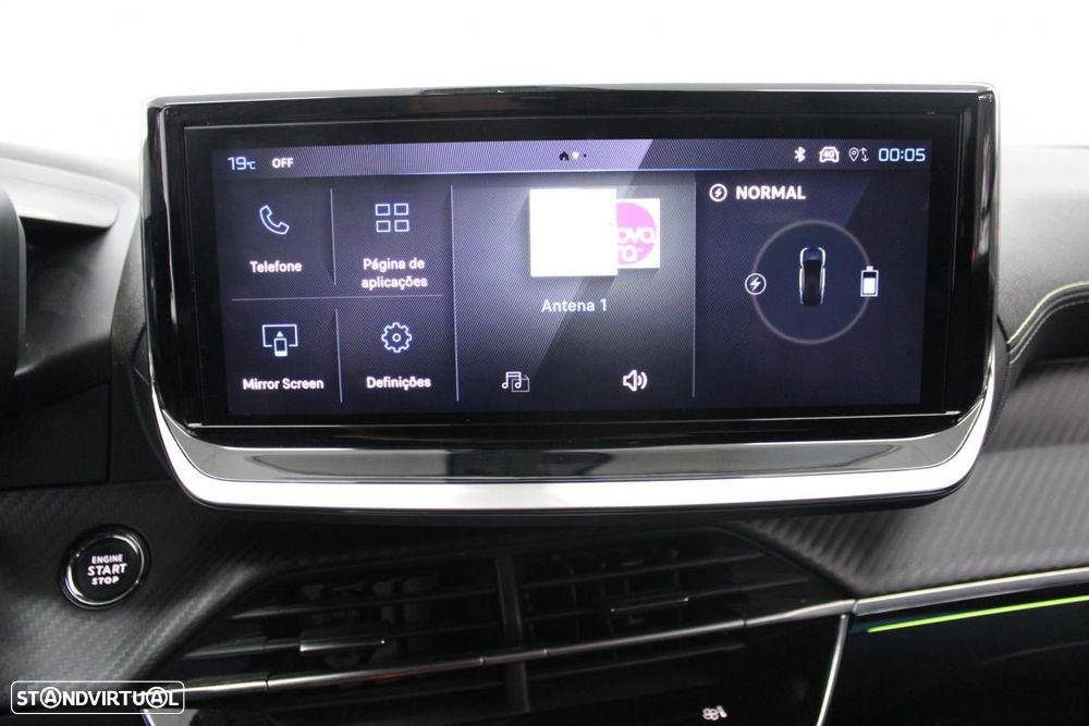 Peugeot e-2008 50 kWh GT - 26