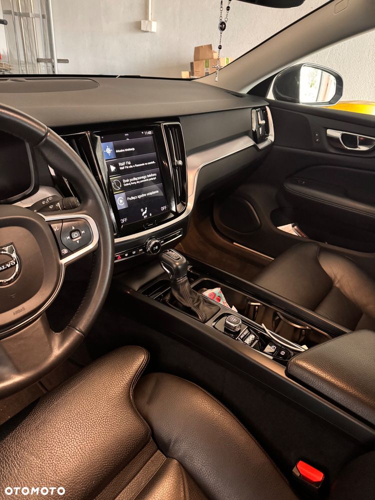 Volvo V60 D3 Momentum Pro - 2