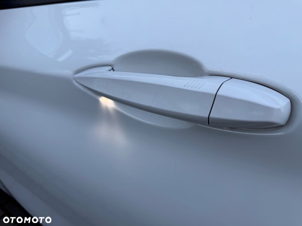 BMW X1 sDrive18i - 15