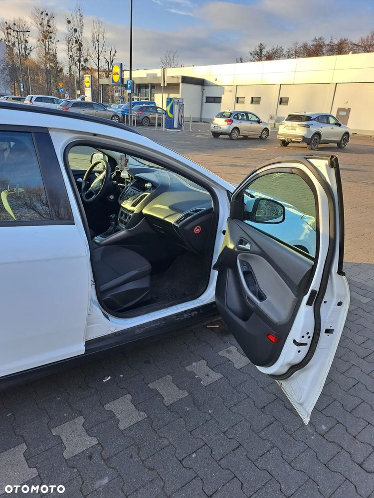 Ford Focus SW - 12