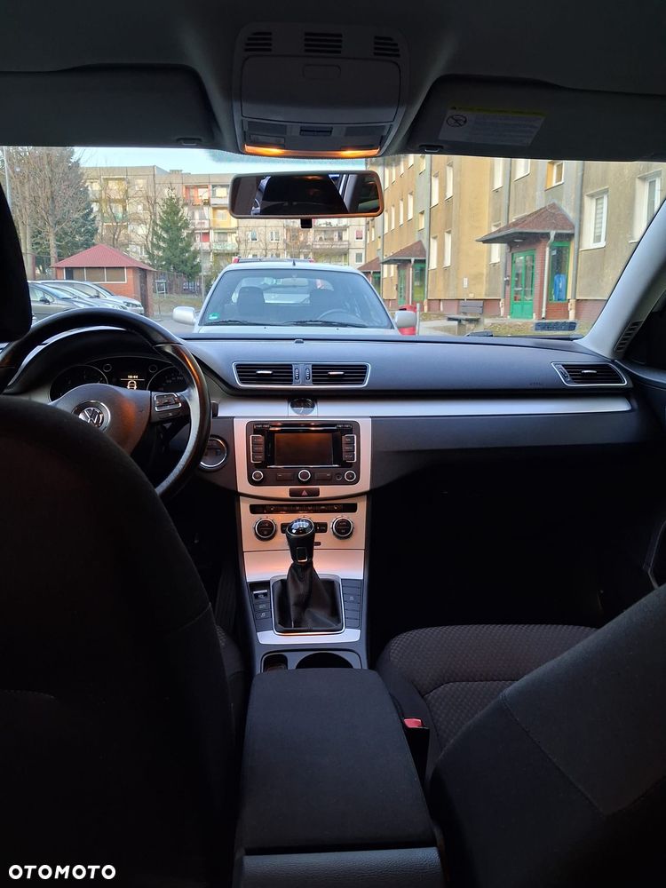 Volkswagen Passat 2.0 TDI Comfortline - 5