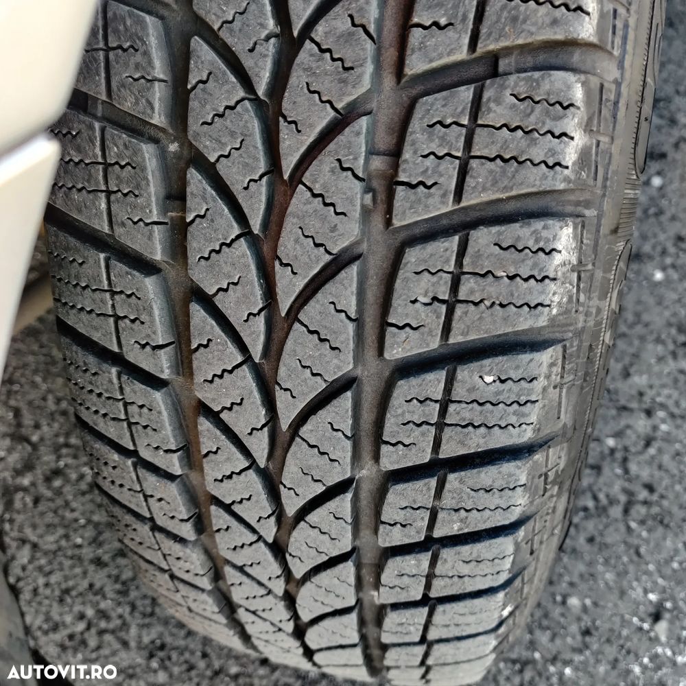 Volkswagen Passat 1.6 - 7