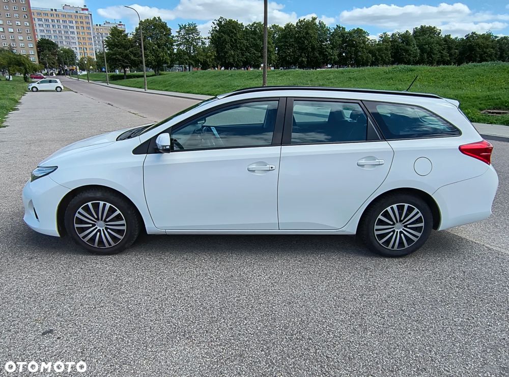 Toyota Auris 1.33 VVT-i Active - 11