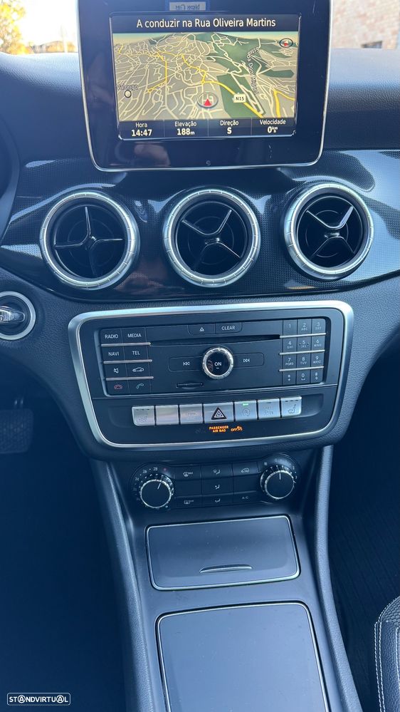 Mercedes-Benz CLA 200 Shooting Brake d 7G-DCT Urban - 17