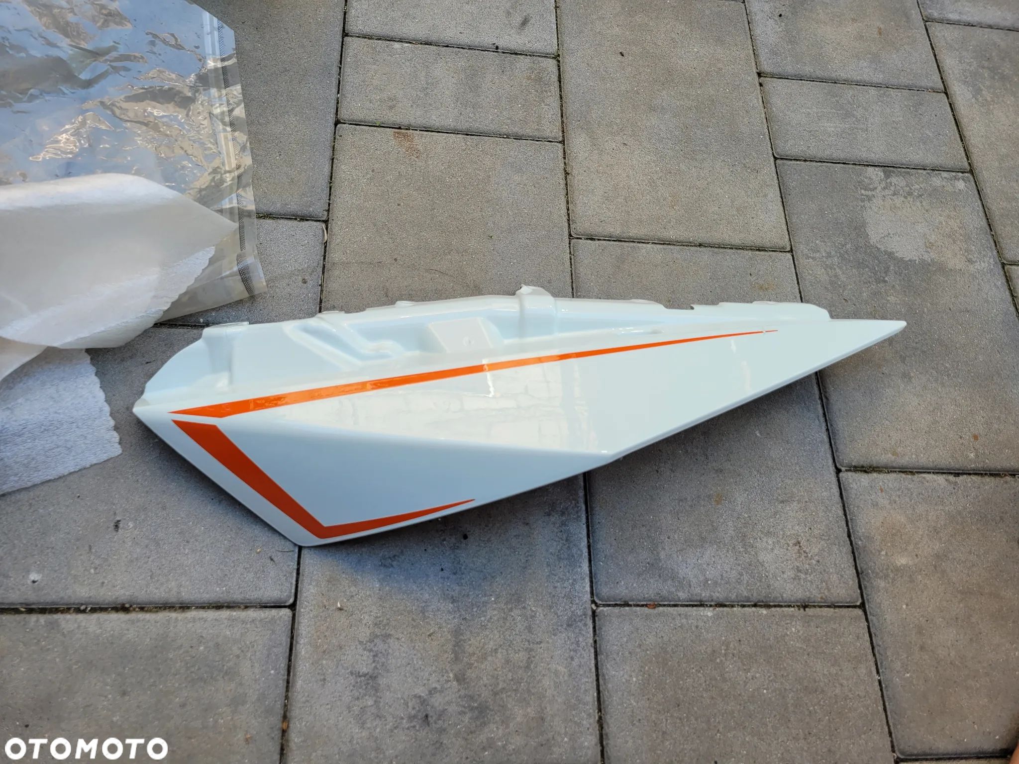 Owiewka, osłona, bok, boczek, zadupek, ogon KTM 990 Super Duke - 1
