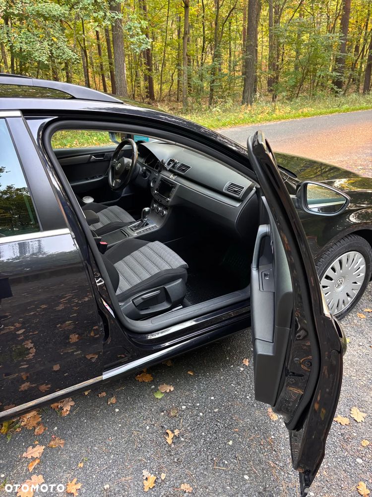 Volkswagen Passat - 25