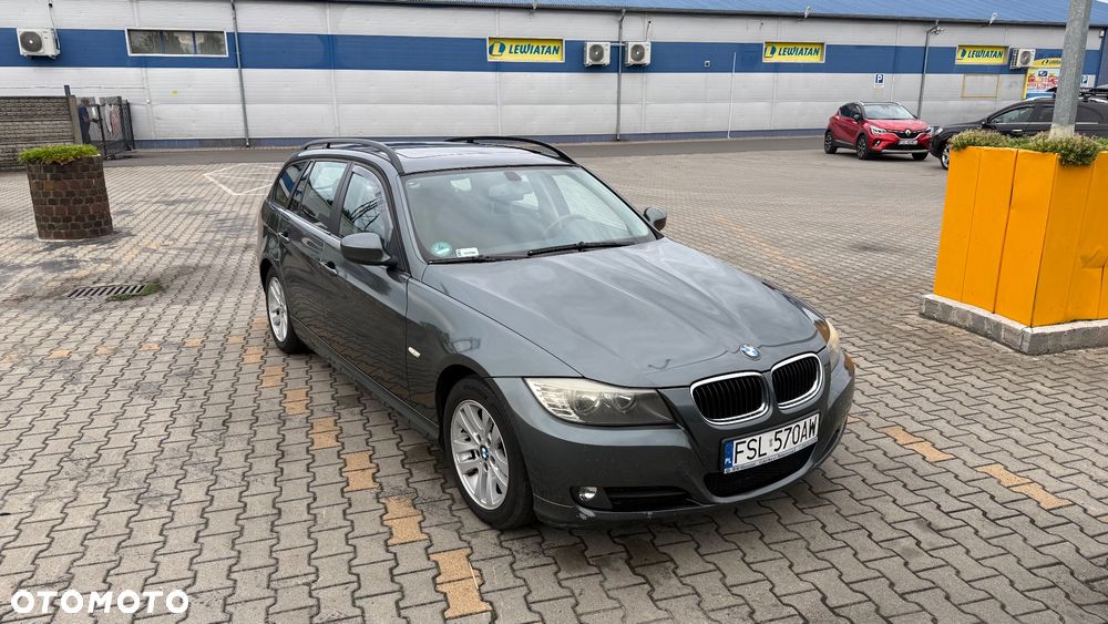 BMW Seria 3 318i - 1