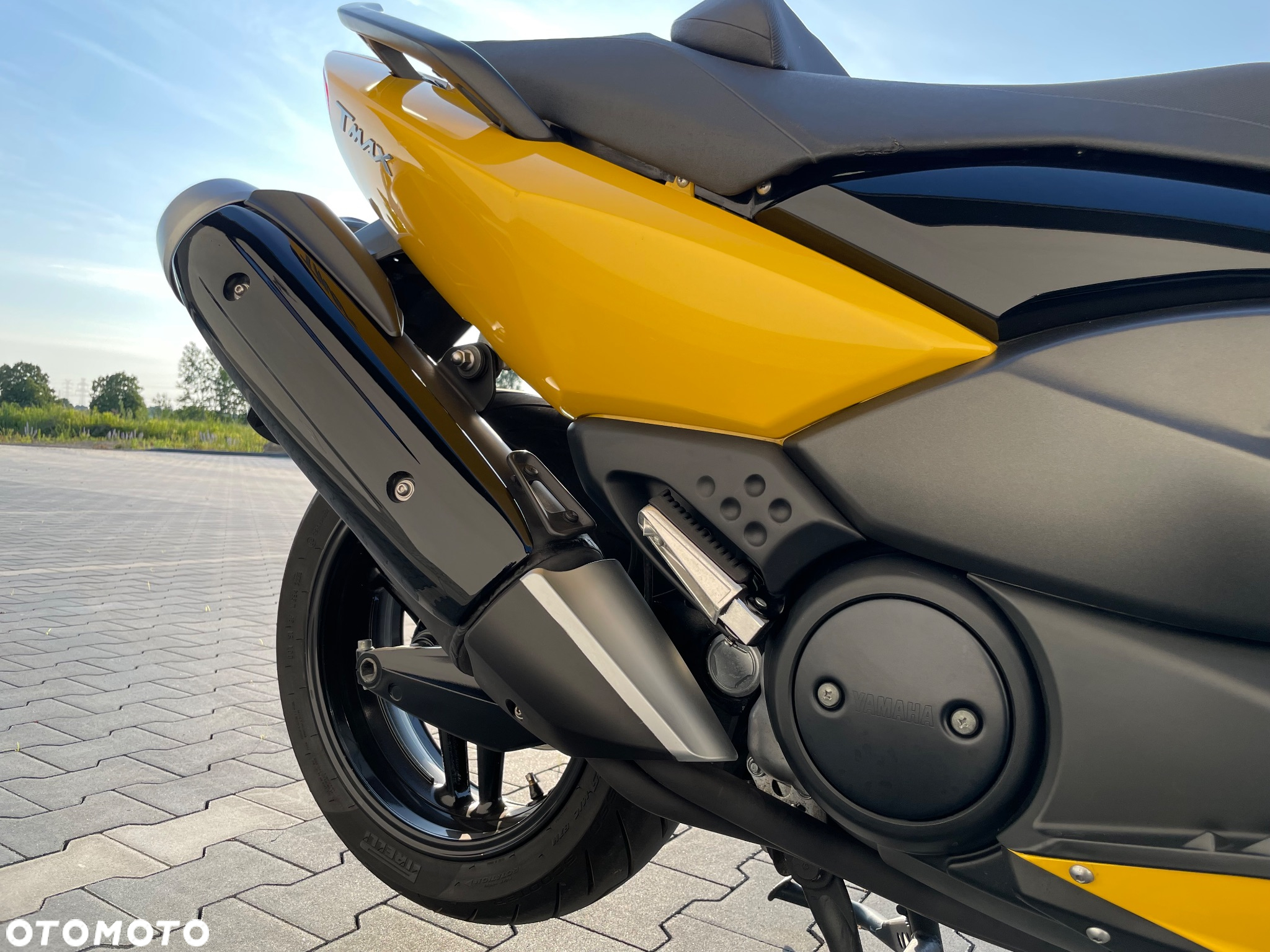 Yamaha Tmax - 16